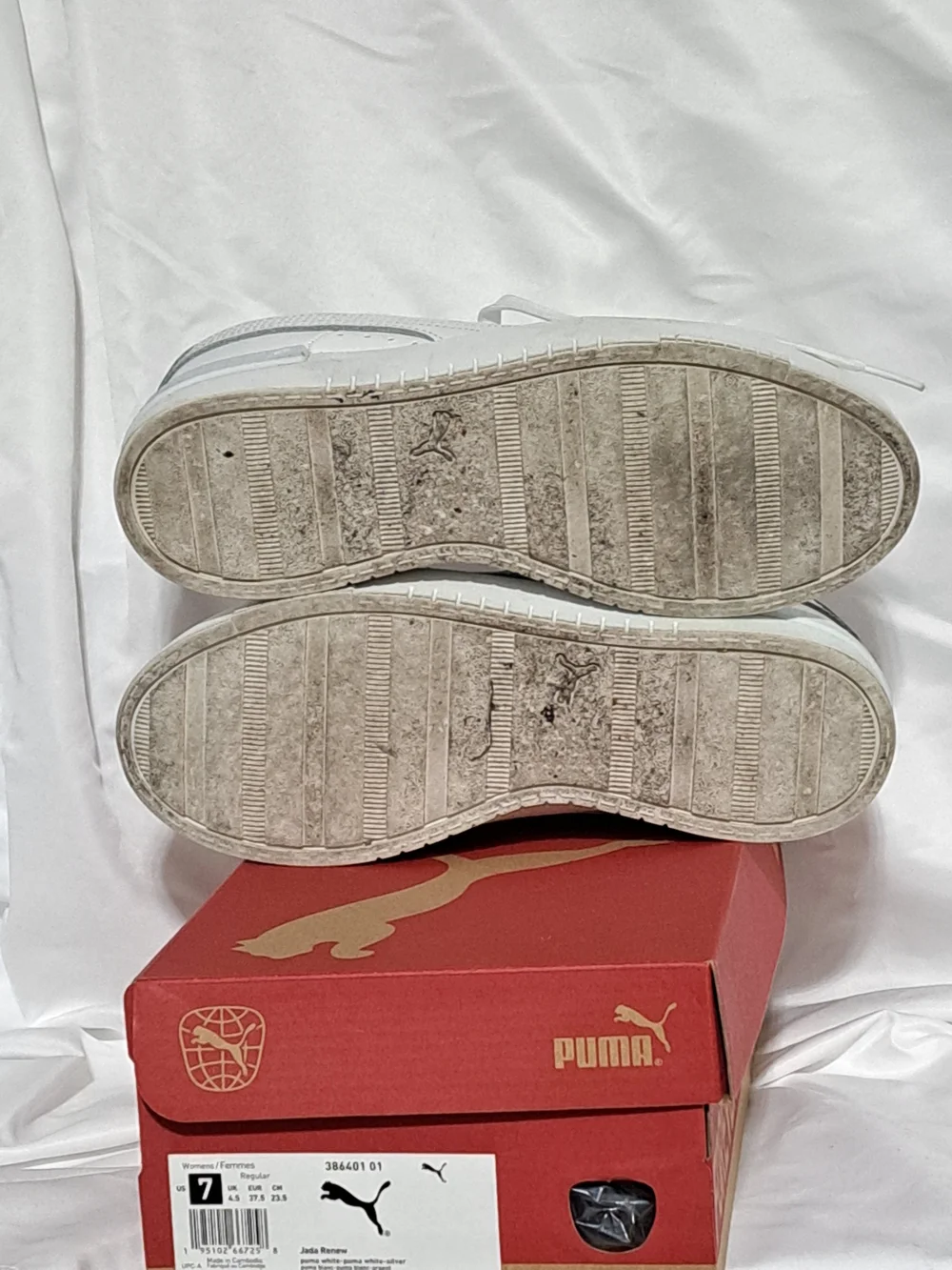 Sz 7 Puma White Low-Top Leather Sneakers
